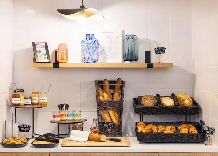 Western Centre Gare Отель