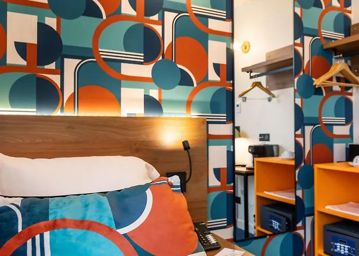 Western Centre Gare Отель